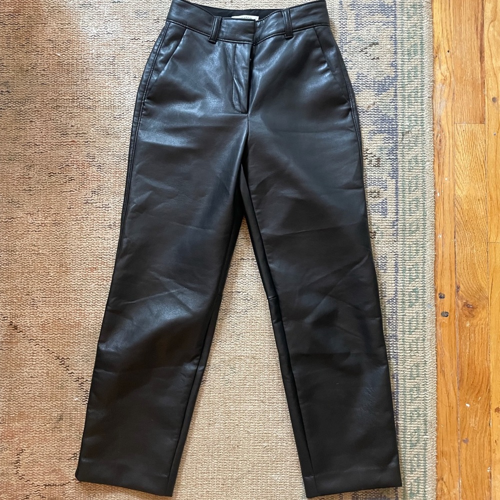 Aritzia Modesto Faux Leather Crop Pants 00 Black